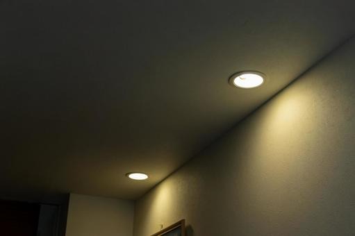 “電球がすぐ切れる家”の原因｜器具・スイッチ・配線チェック